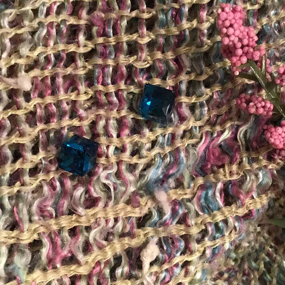 🐈 $6.00 Special Cube Post Earrings - Picture 11 of 11